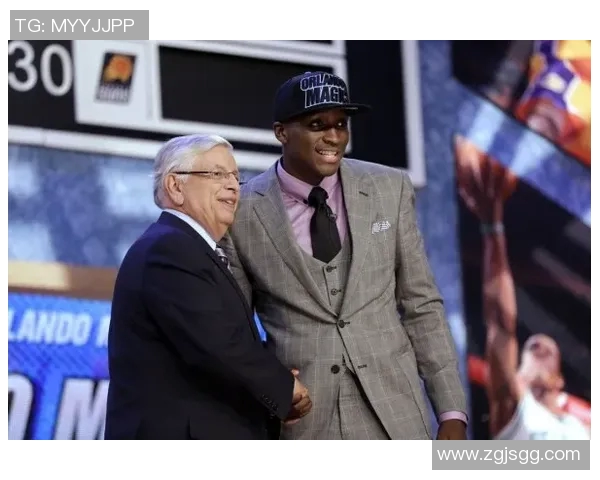 丹尼斯施罗德在NBA的崛起与挑战：从默默无闻到聚光灯下的明星之路